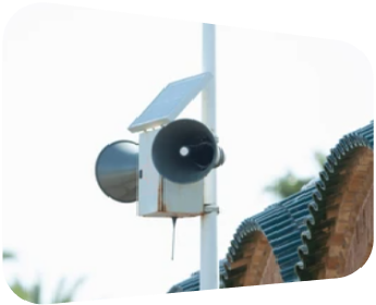 Poste con sirena en calle