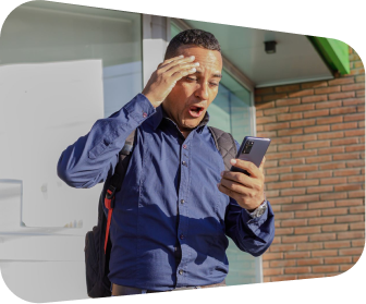 Poste con sirena en calle